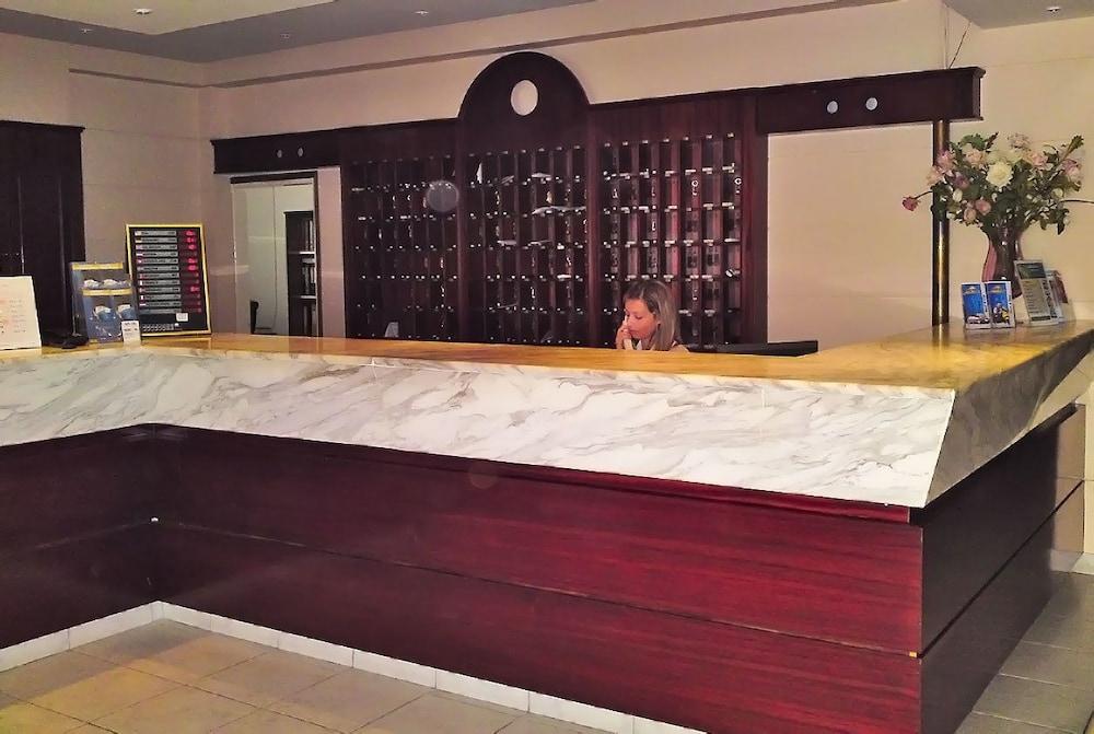 Astir Palace Hotell 4*